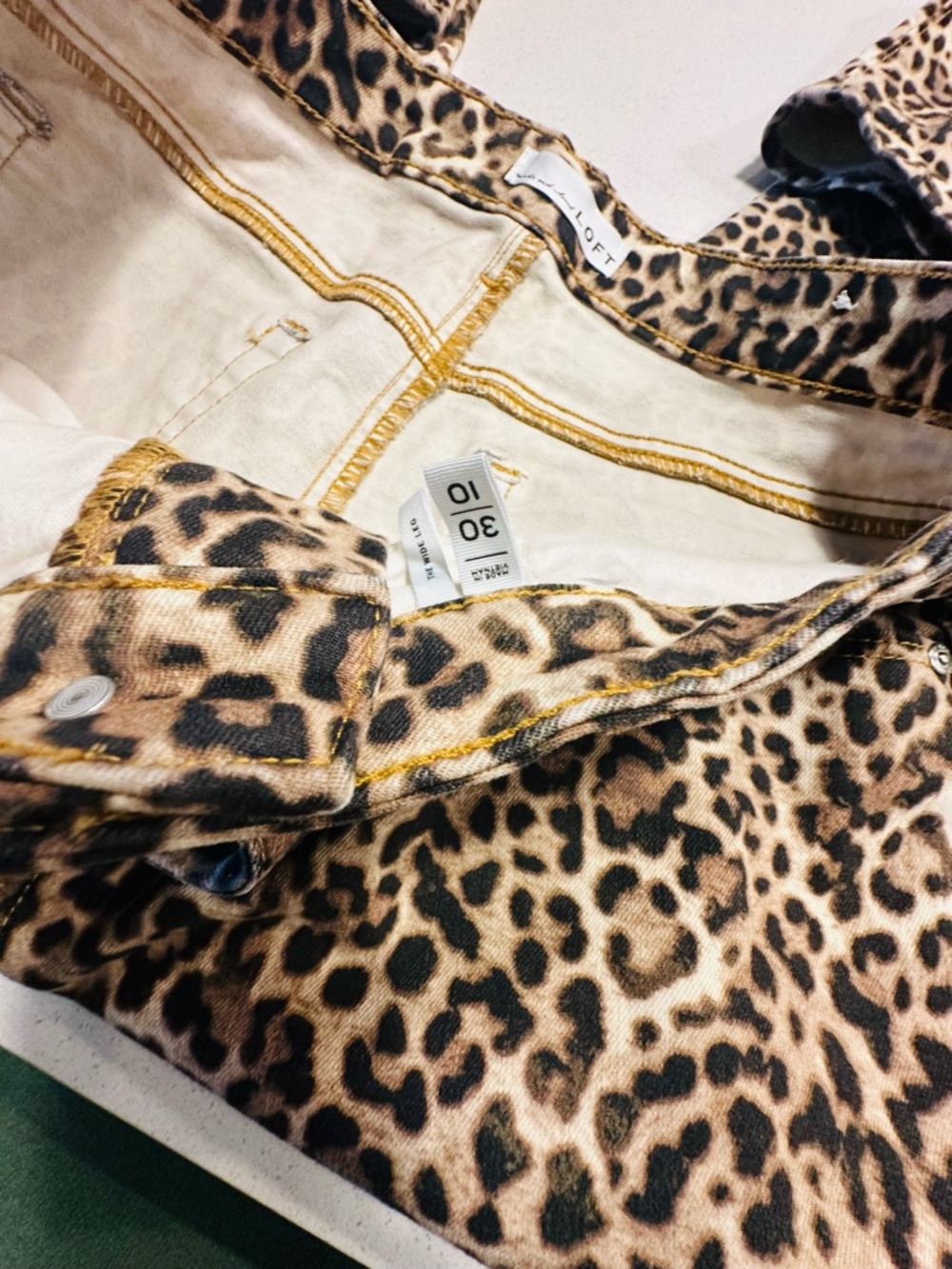 LOFT Leopard-Print wide leg Jeans - Picture 4 of 5